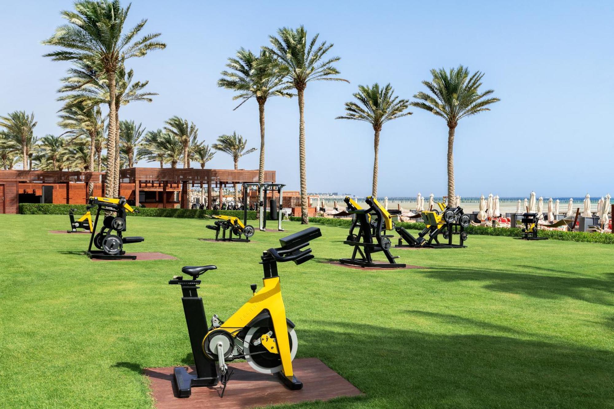 Rixos Premium Seagate Hotel Sharm el-Sheikh Ngoại thất bức ảnh Outdoor fitness equipment at a resort